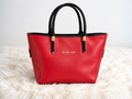 Sac Cabas Rouge – Poignées Noires & Finitions Dorées